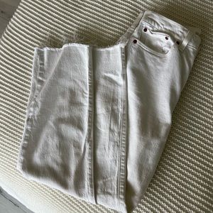 White Levi’s stright jeans size 27